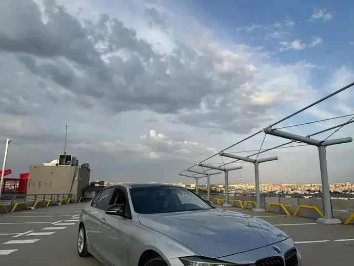 BMW Seria 3 F30/F31/F34 318d Aut. Luxury Line