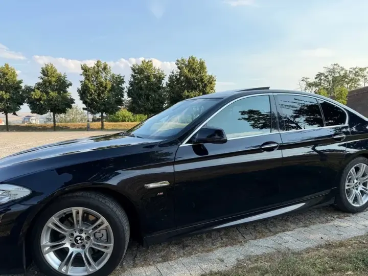 BMW Seria 5 F10/F11/F07 520d Sport-Aut.