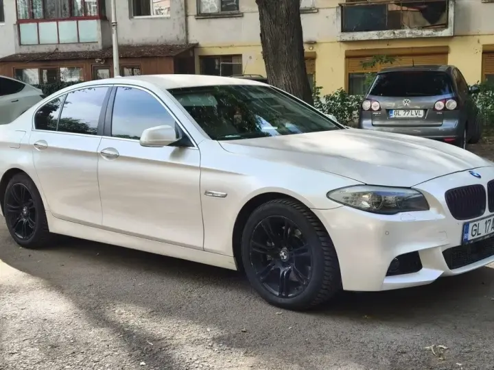 BMW Seria 5 F10/F11/F07 530d xDrive