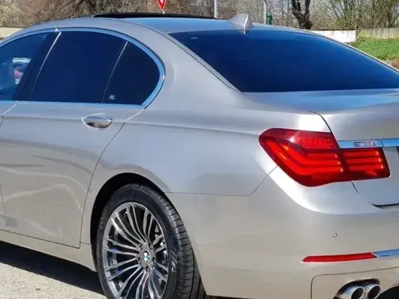 BMW Seria 7 F01/F02 730d xDrive