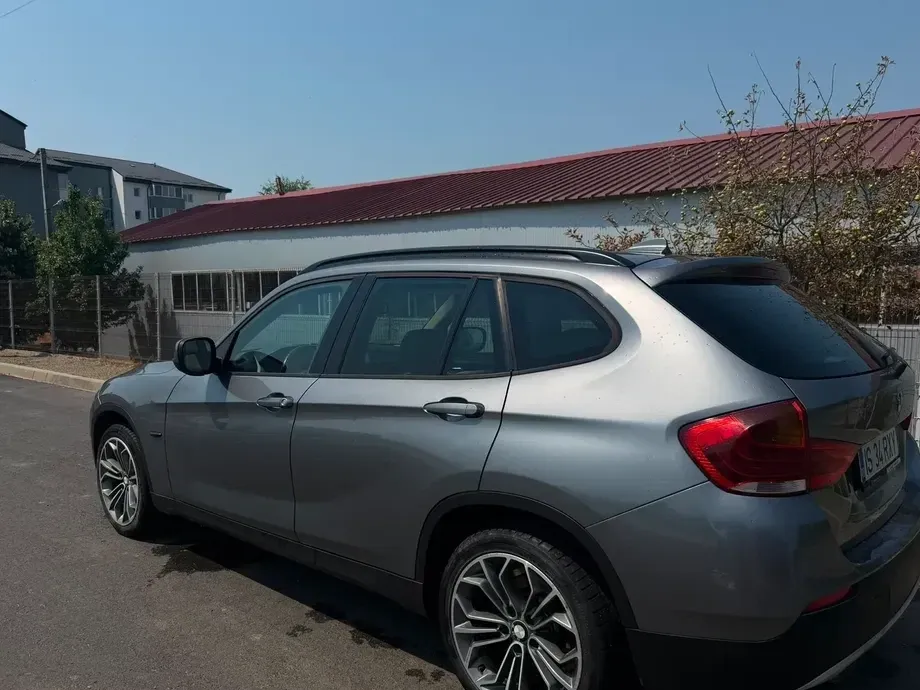 BMW X1 xDrive18d — imagine 3