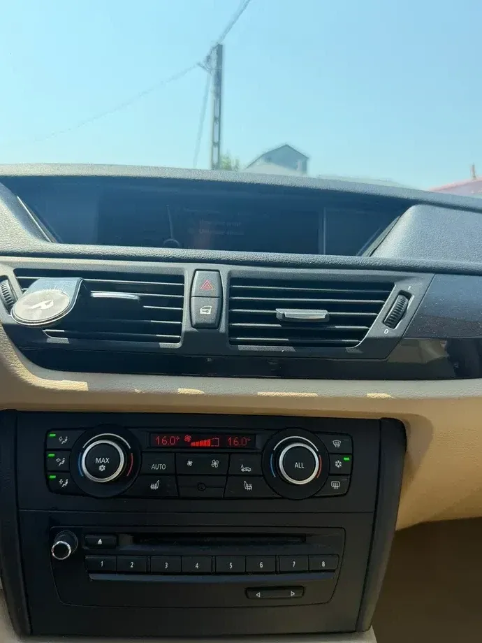 BMW X1 xDrive18d — imagine 6