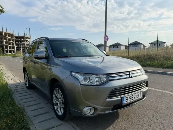 Mitsubishi Outlander III