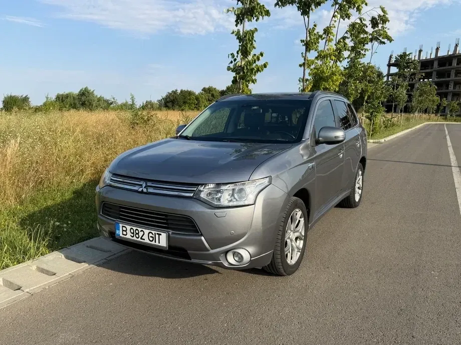 Mitsubishi Outlander III — imagine 2