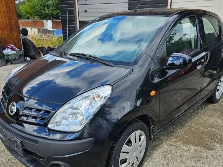 Nissan Pixo