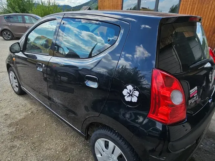Nissan Pixo