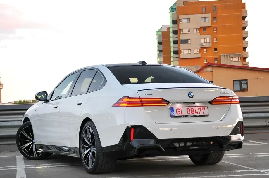 BMW Seria 5 G60/G61 520d xDrive AT MHEV — imagine 5