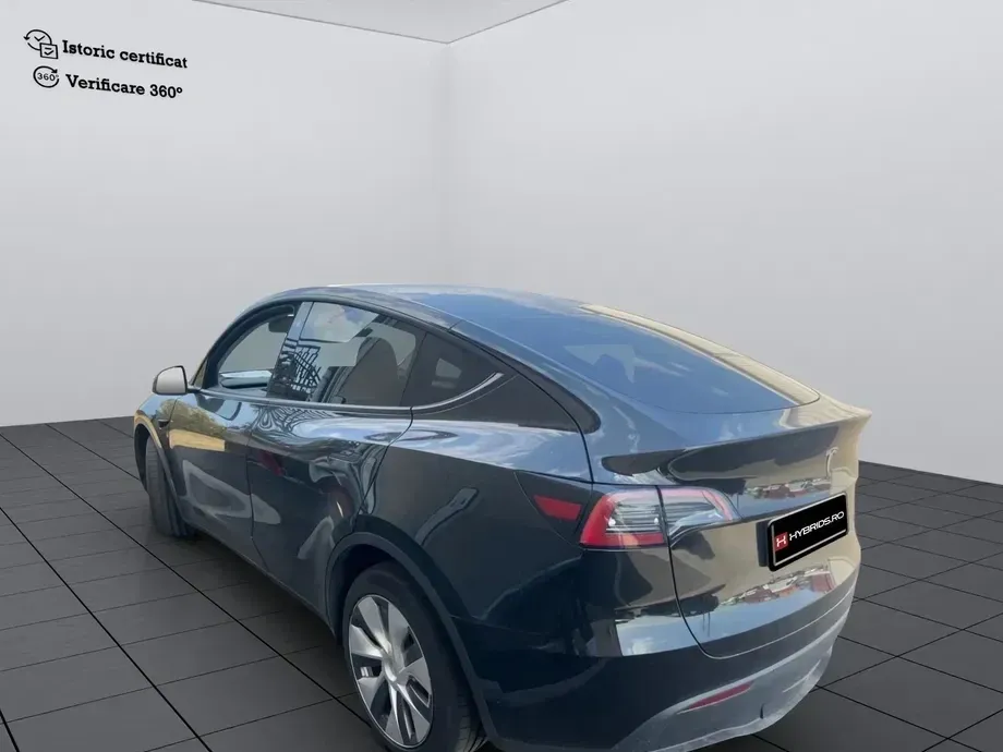 Tesla Model Y Long Range Dual Motor AWD — imagine 3