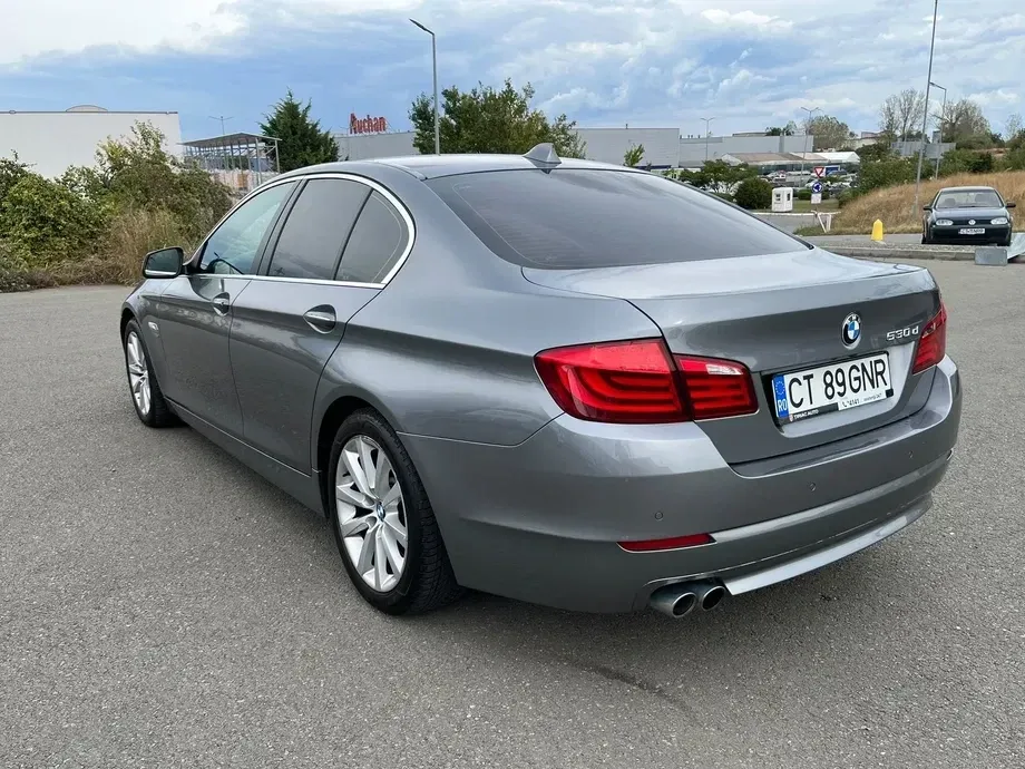 BMW Seria 5 F10/F11/F07 530d xDrive AT — imagine 3