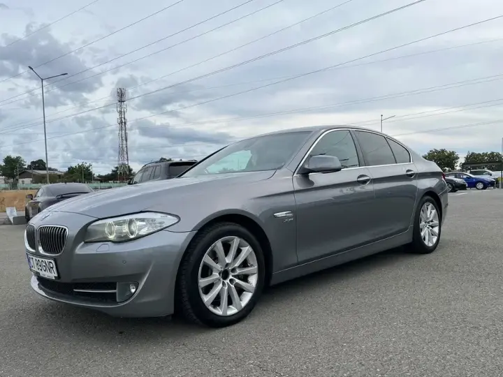 BMW Seria 5 F10/F11/F07 530d xDrive AT