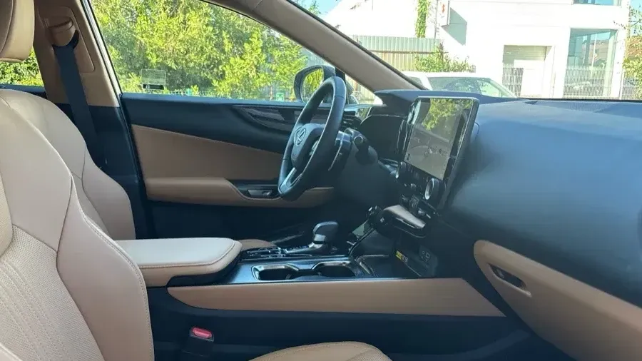 Lexus NX II 450h+ AWD CVT PHEV Executive — imagine 6