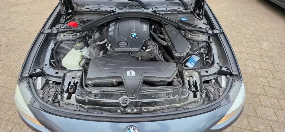 BMW Seria 3 F30/F31/F34 318d M Sport — imagine 4