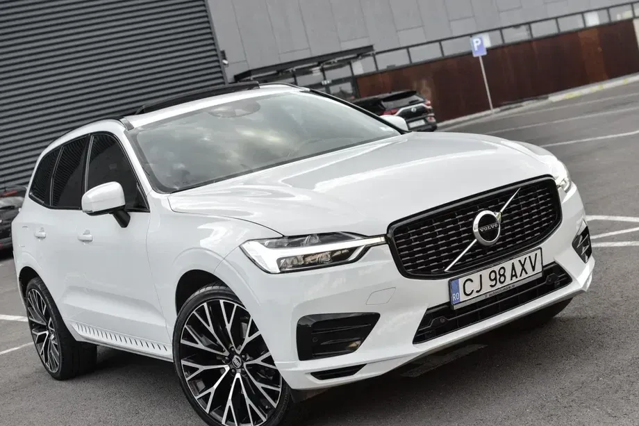 Volvo XC 60 II D4 AWD R-Design — imagine 2
