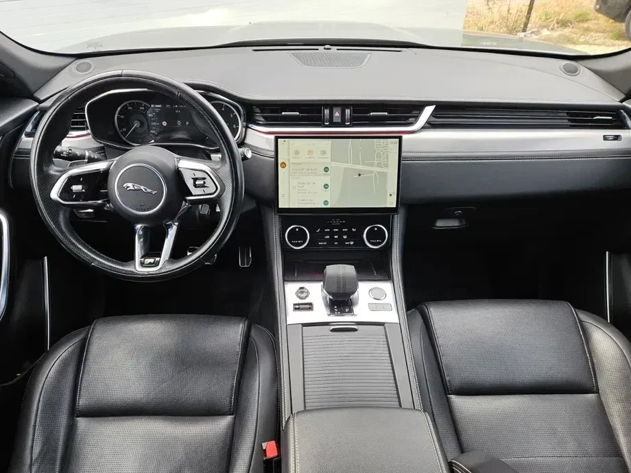 Jaguar F-Pace P250 AWD R-Dynamic Black — imagine 5