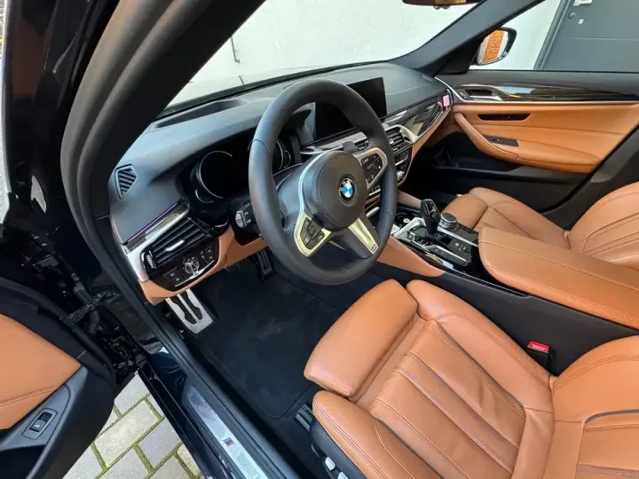 BMW Seria 5 G30/G31 520d Aut. M Sport Edition