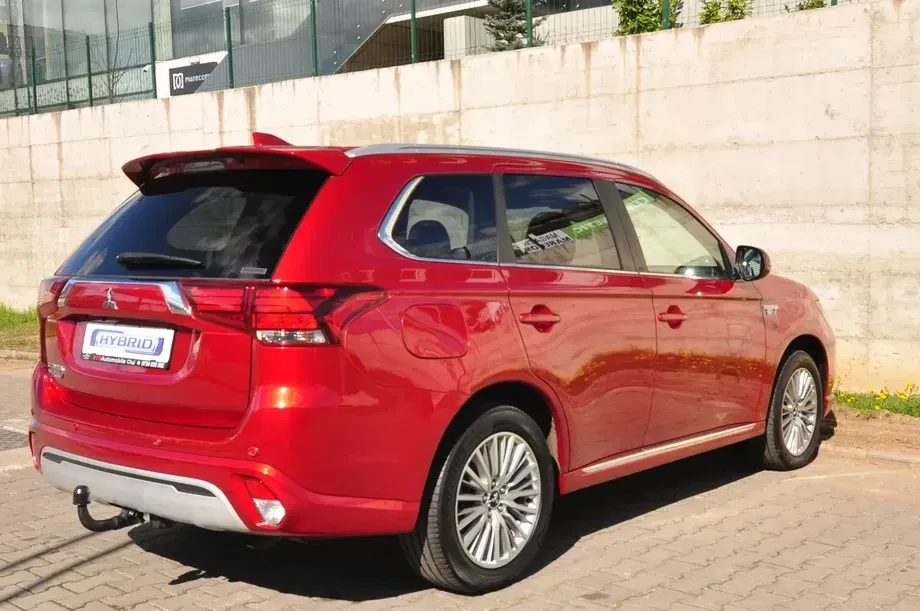 Mitsubishi Outlander III 2.4 4WD CVT Intense — imagine 3