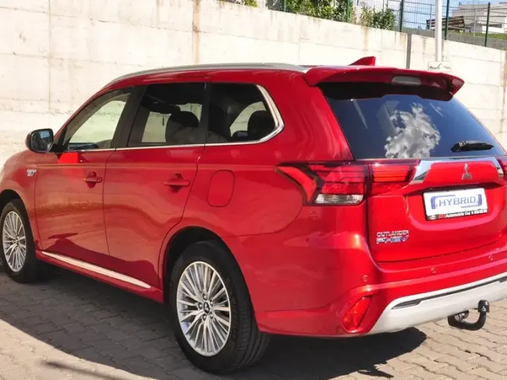 Mitsubishi Outlander III 2.4 4WD CVT Intense
