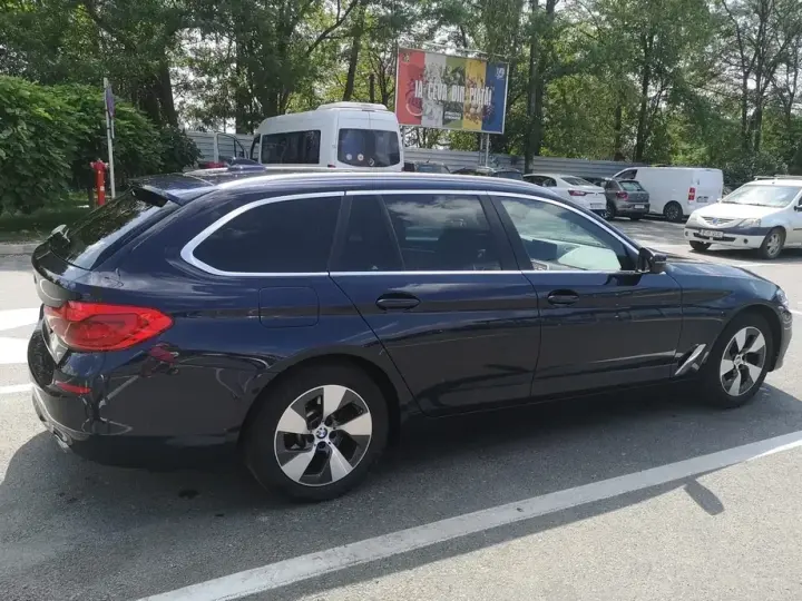 BMW Seria 5 G30/G31 520d xDrive AT MHEV