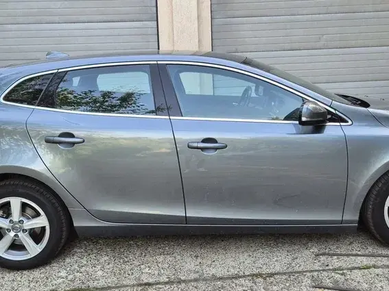Volvo V40 II D2 Momentum