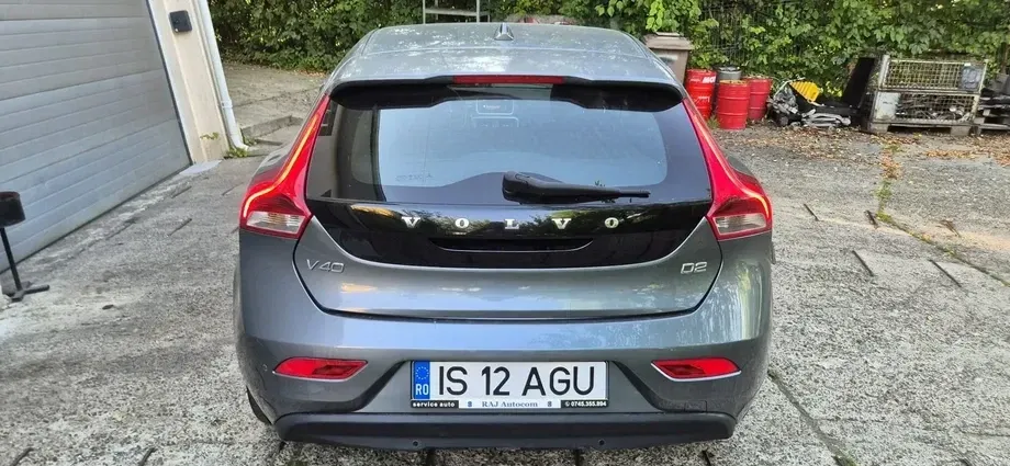 Volvo V40 II D2 Momentum — imagine 2