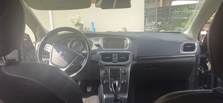 Volvo V40 II D2 Momentum — imagine 4