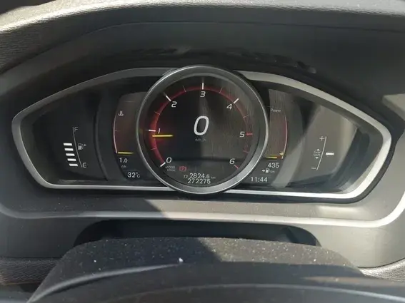 Volvo V40 II D2 Momentum