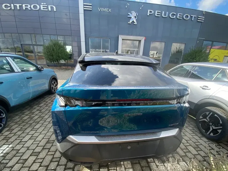 Peugeot 3008 1.2 Hybrid 145 e-DCS6 GT — imagine 4