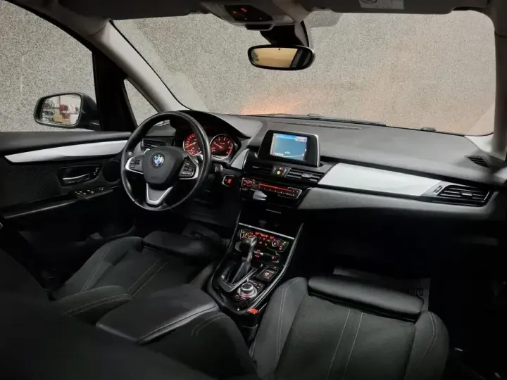 BMW Seria 2 218d xDrive Sport-Aut. Luxury Line