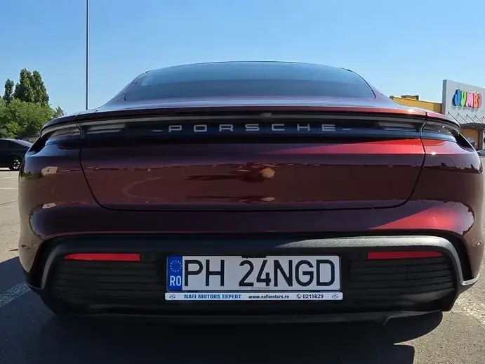 Porsche Taycan 4S Sport