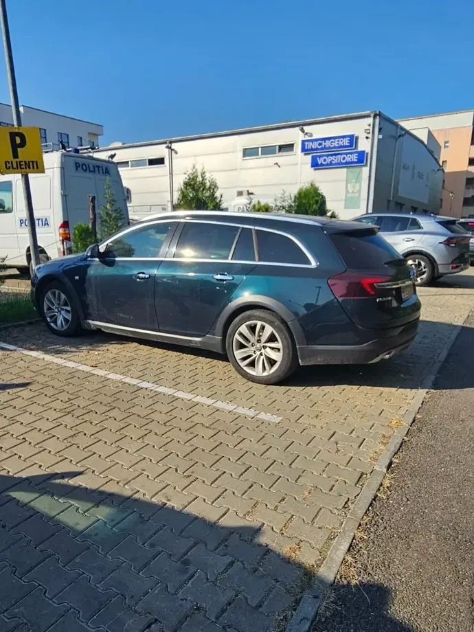 Opel Insignia A 2.0 CDTI ECOTEC 4X4 Country Aut. — imagine 5