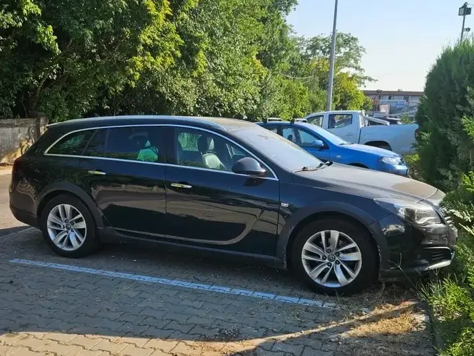 Opel Insignia A 2.0 CDTI ECOTEC 4X4 Country Aut.