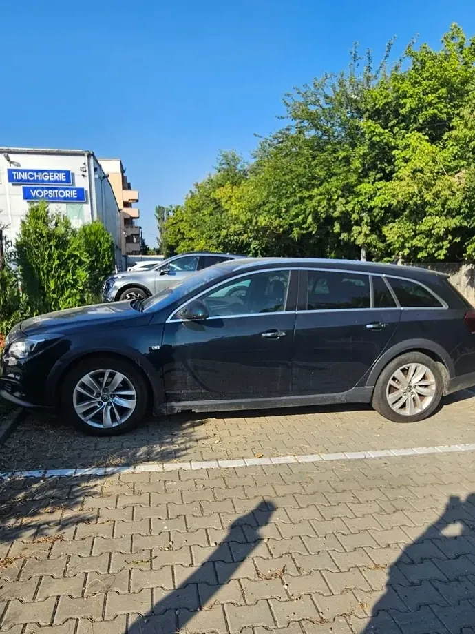 Opel Insignia A 2.0 CDTI ECOTEC 4X4 Country Aut. — imagine 3