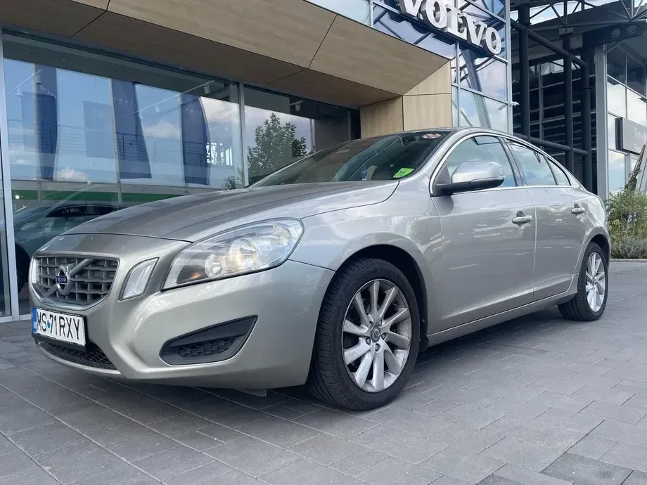 Volvo S60 — imagine 4