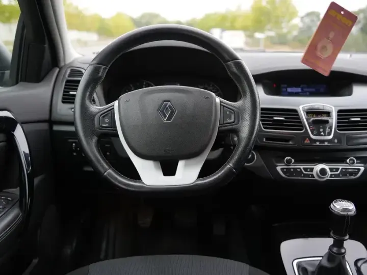 Renault Laguna II dCi 110 FAP Bose Edition