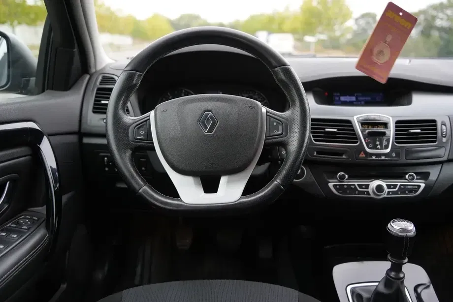 Renault Laguna II dCi 110 FAP Bose Edition — imagine 5