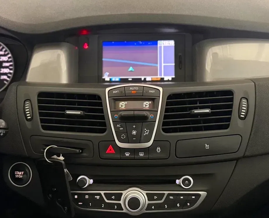 Renault Laguna III dCi 110 FAP Expression — imagine 5
