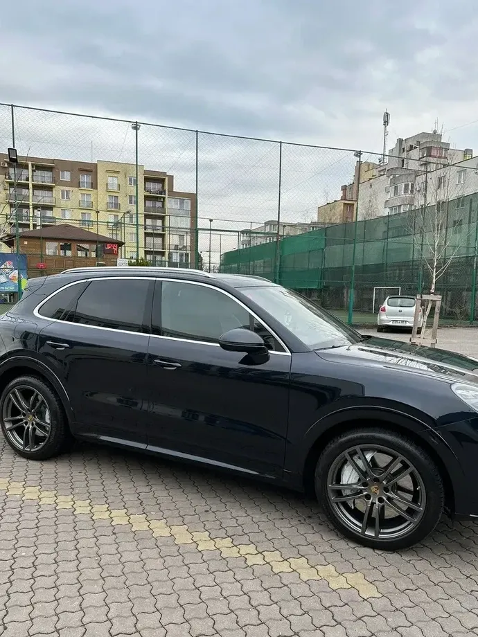Porsche Cayenne Turbo — imagine 2