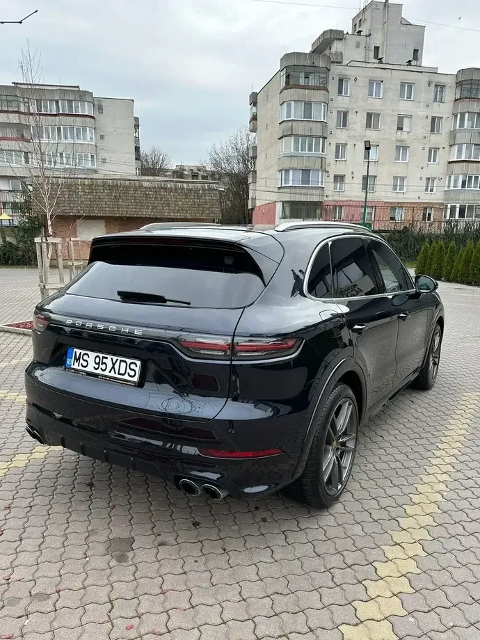Porsche Cayenne Turbo — imagine 3