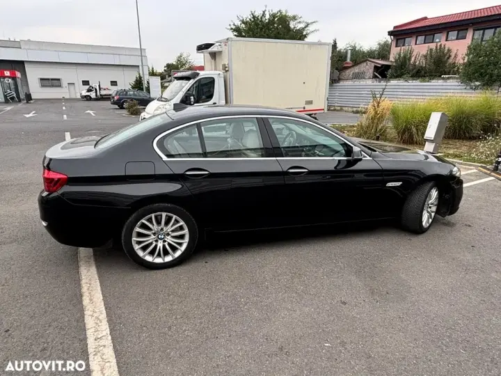 BMW Seria 5 F10/F11/F07 [2010 - 2017] 530d xDrive AT