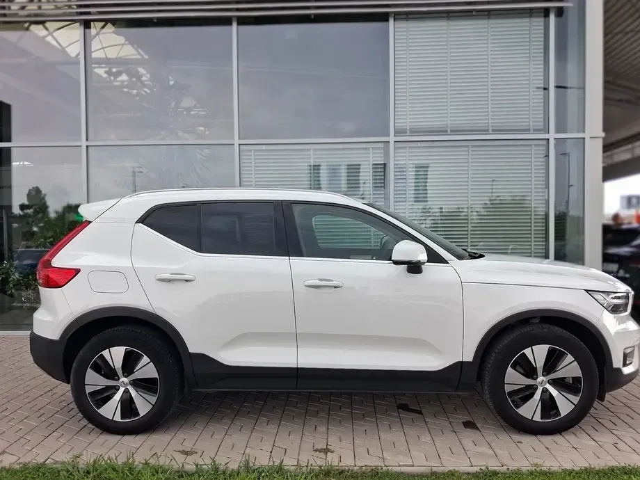 Volvo XC 40 Recharge T5 Twin Engine AT7 Inscription Expression — imagine 5