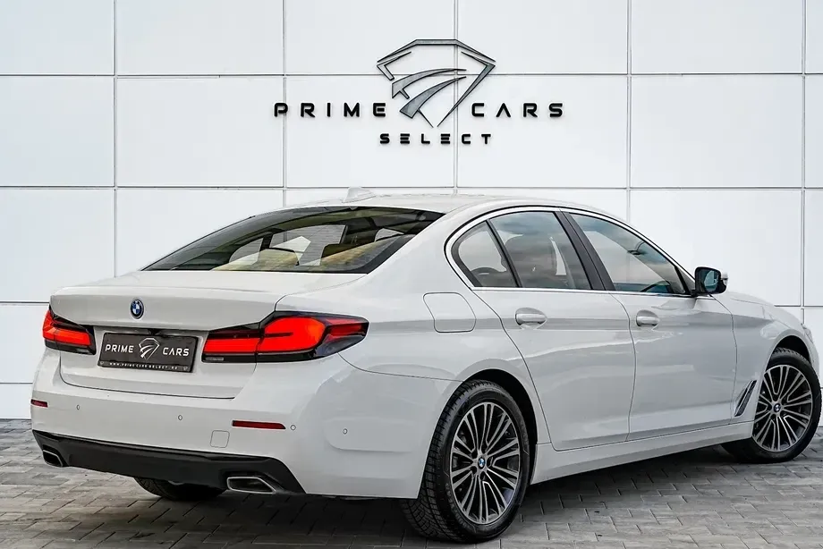 BMW Seria 5 520e AT PHEV — imagine 5