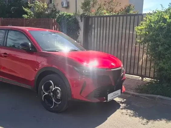 Alfa Romeo Junior 1.2 FWD eDCT6 MHEV Ibrida Speciale