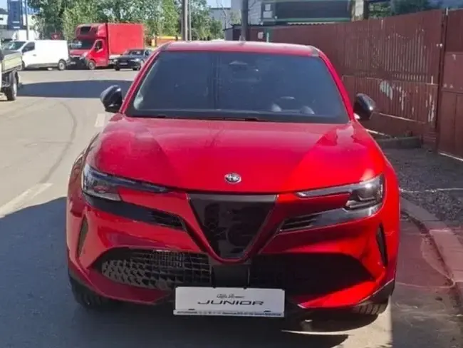 Alfa Romeo Junior 1.2 FWD eDCT6 MHEV Ibrida Speciale