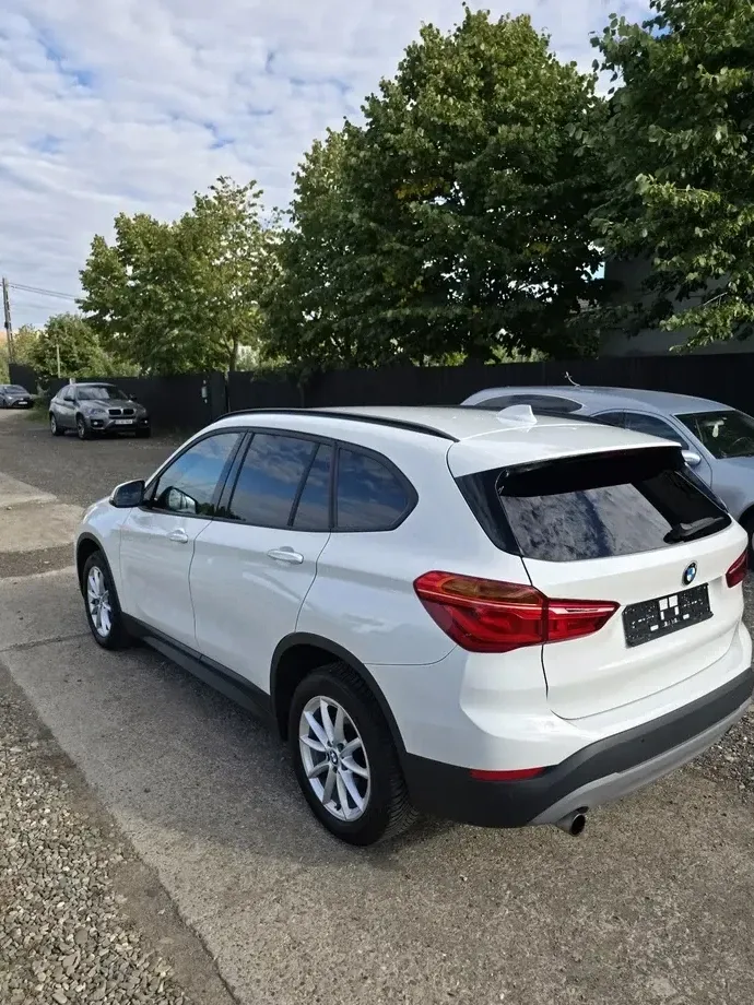 BMW X1 sDrive18i Advantage — imagine 4