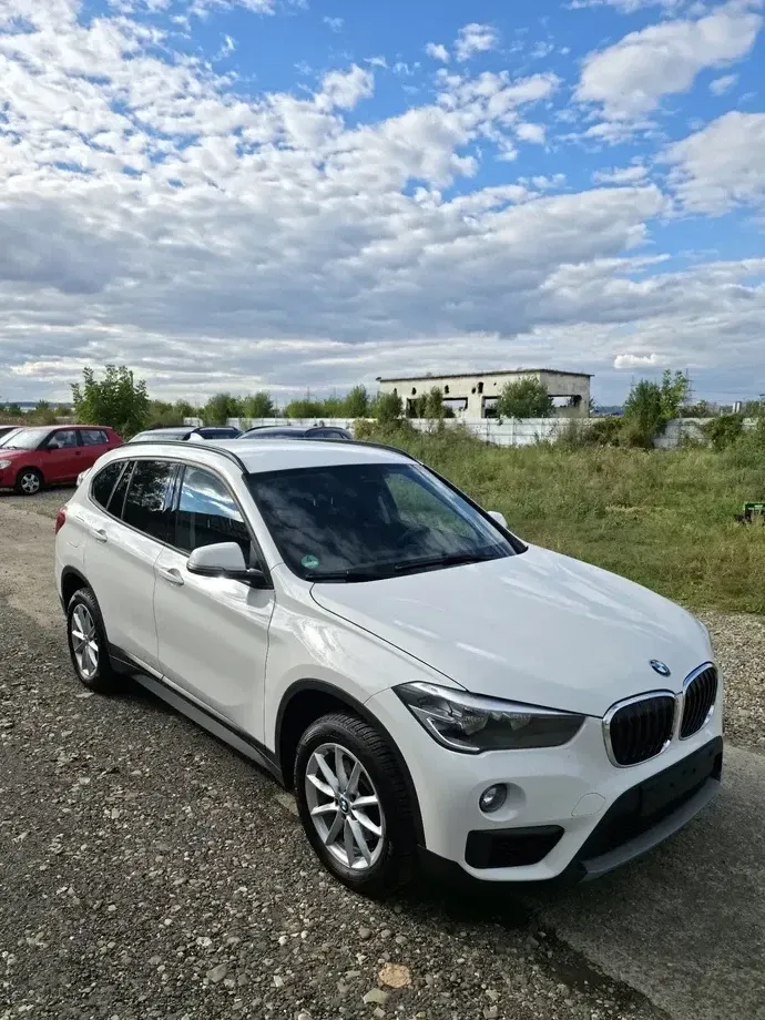 BMW X1 sDrive18i Advantage — imagine 2