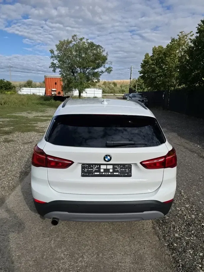 BMW X1 sDrive18i Advantage — imagine 5