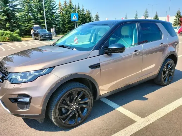 Land Rover Discovery Sport 2.0 l TD4 HSE Luxury Aut.