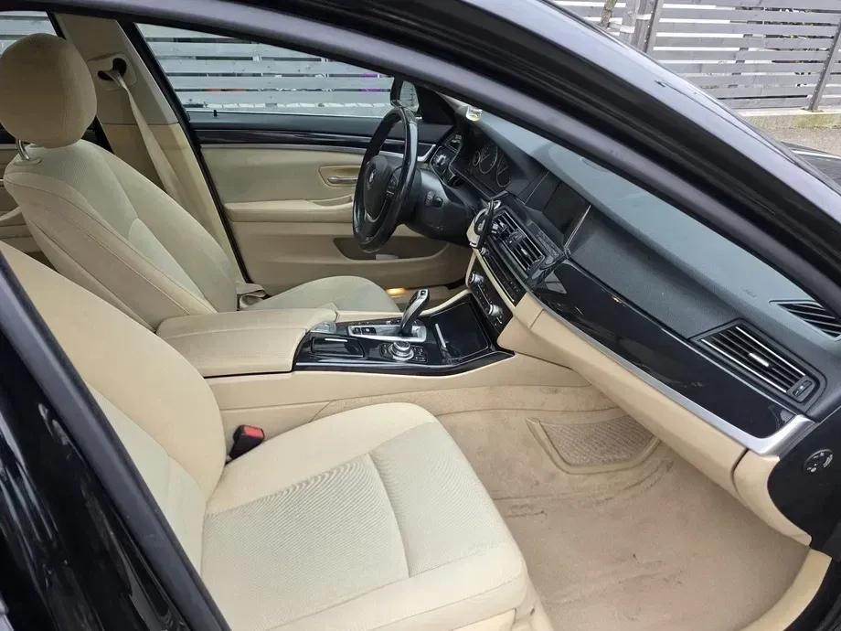 BMW Seria 5 520d xDrive AT — imagine 5