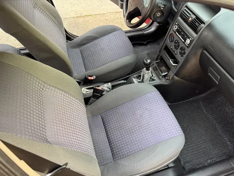 Opel Astra 1.6 16V Coupe Bertone — imagine 6