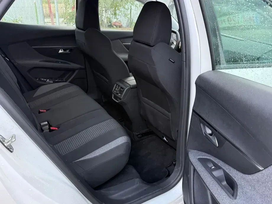 Peugeot 3008 II 1.5 BlueHDI 130 S&S EAT8 Allure — imagine 6